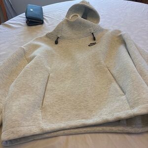 Nike sweat shirt